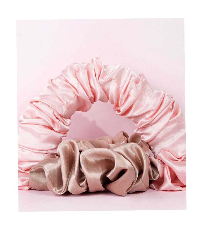 Passo a passo para usar nosso Scrunchie Modelador! Ele é tudo para o s